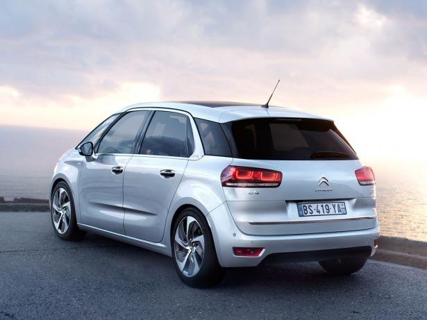 <p>C4 Picasso'larda 40 bin TL'lik kısım 20 ay faizsiz kredi avantajı ve cam tavan hediyeli.</p>