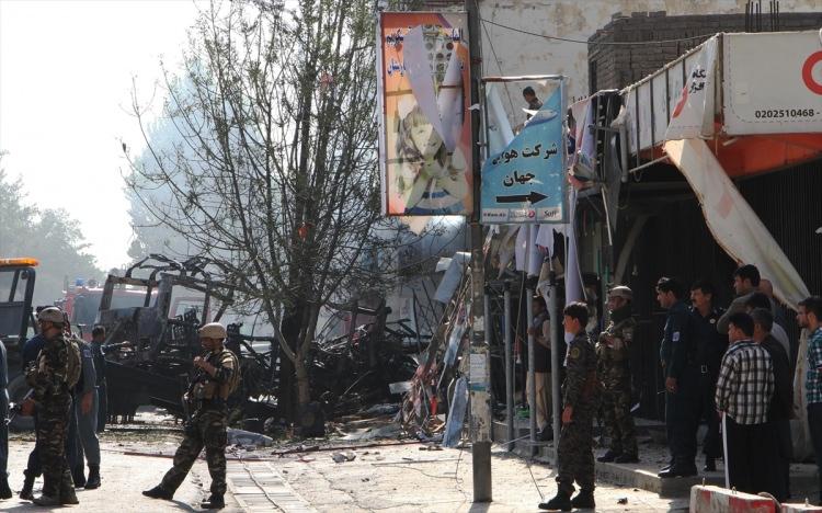 <p>Afganistan'ın başkenti Kabil'in Pul-i Sohta bölgesinde bomba yüklü araçla düzenlenen saldırıda 2 kişi hayatını kaybetti. </p>

<p> </p>
