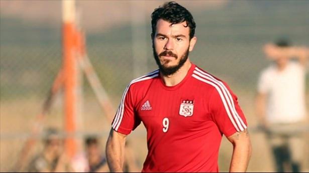 <p>Yekta Kurtuluş, Sivasspor'dan Antalyaspor gitti. Bonservissiz</p>