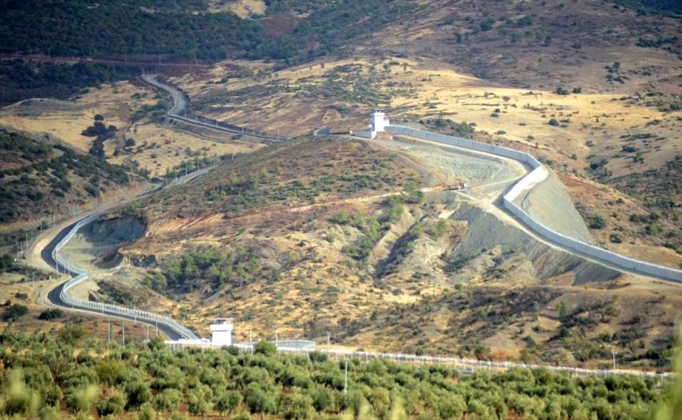 <p><strong>KİMSEYE BORCUMUZ YOK</strong></p>
<p>TOKİ 'nin alt ve orta gelir grubuna hitap ettiğini söyleyen Başkan Turan, "Bizim hitap ettiğimiz alanımızda hiçbir arz sorunu arz fazlası yok. </p>