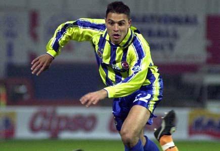 <p><strong>'Galatasaray'ın alt yapısından yetiştim. Ben Galatasaraylıyım' sözlerini kullanmıştı. Ancak Galatasaraydan ayrıldıktan 1 sene sonra Fenerbahçe'ye transfer oldu.</strong></p>
