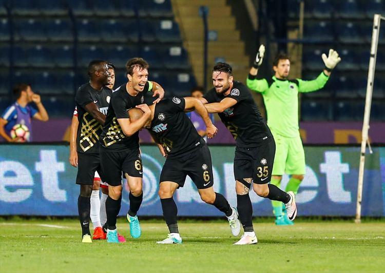 <p>OSMANLISPOR<br />
<br />
Toplam Piyasa Değeri:  50,25 milyon €<br />
<br />
Futbolcu başına ortalama piyasa değeri: 1,62 milyon €</p>
