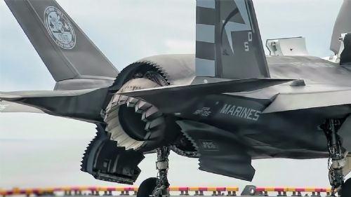 <p>F-35 2040'lı yıllarda dünyanın en önde gelen savaş uçağı olması için tasarlanmış ve F22'den sonraki tek uçak olarak belirlenmiştir. </p>
<p> </p>