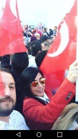 <p>Hande Yener</p>
