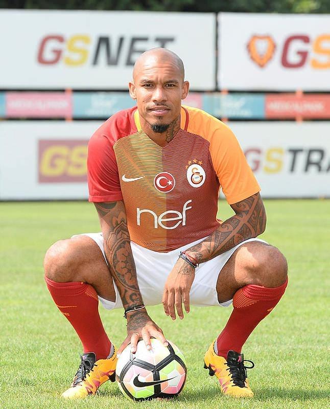 <p>Nigel De Jong: 2.500.000 €</p>

<p> </p>
