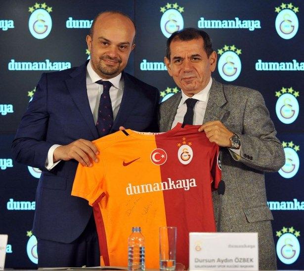 <p>Galatasaray Spor Kulübü Başkanı Dursun Aydın Özbek imza töreni sırasında yaptığı konuşmada, “Galatasaray, Türk futbolunda ilklerin ve enlerin takımı. En çok şampiyon olan, en çok kupa kazanan takım. Uluslararası arenada UEFA kupası ve Süper Kupa’nın sahibi... Bu başarıları köklü geçmişinden gelen eşsiz birikimi sayesinde elde etti. Üzerine inşa edildiği sağlam temellerin değerini hep bildi, onlara sahip çıktı. Bugün de burada gelecek adına Dumankaya İnşaat ile yeni bir temele birlikte harç koyuyoruz. Bu işbirliğinin her iki taraf için de hayırlı olmasını, bizleri yeni başarılara taşımasını diliyorum” dedi.</p>