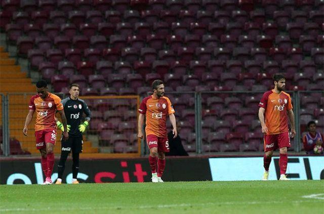 <p>Galatasaray'daki krizin perde arkasında yaşananlar beIN Sports'ta yayınlanan Maraton programında dile getirildi.</p>
