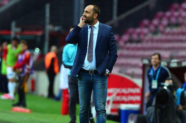 <p>Soyunma odasında ertesi gün 18.00'e idman koyduğunu söyleyen Tudor'a; Sneijder, Chedjou, De Jong ve Bruma karşı çıktı.</p>
