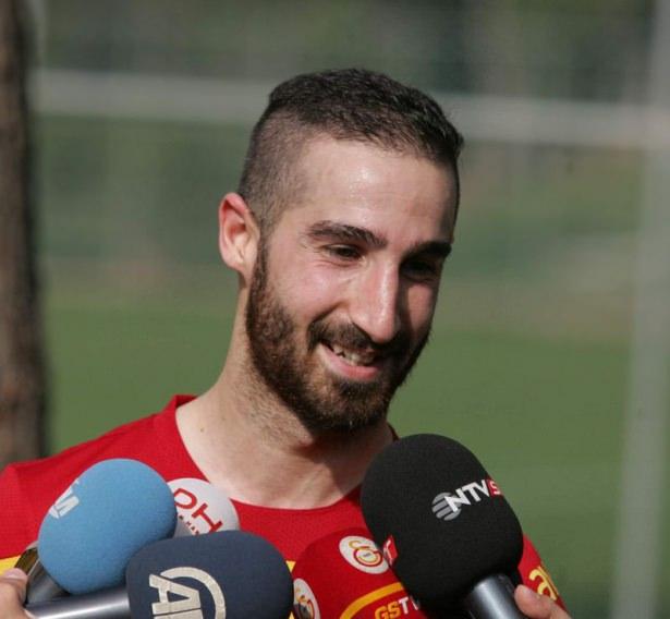 <p><strong>Umut Gündoğan</strong><br />
Garanti para: 1.1  milyon lira<br />
Maç başı aldığı para: 14 bin lira<br />
 </p>
