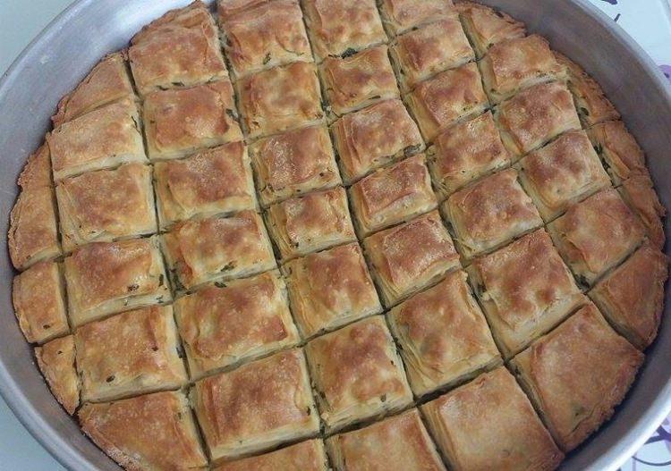 <p><strong>Baklava böreği</strong></p>
