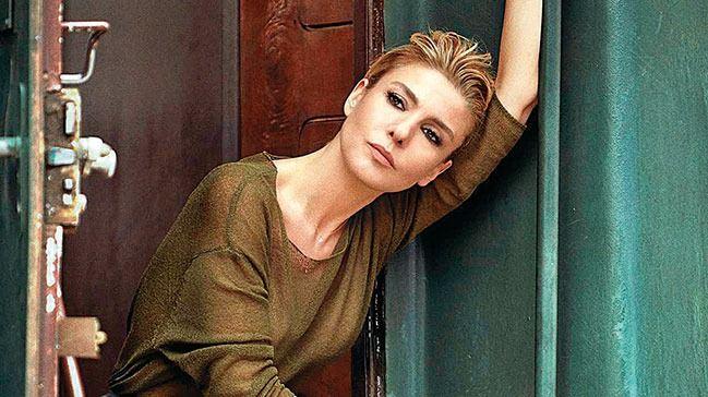 <p>GÜLBEN ERGEN</p>
<p>"Çocuk, kadın, yaşlı, düğün, sevinç, mutluluk demeden canları kana bulayan #terörülanetliyoruz"</p>