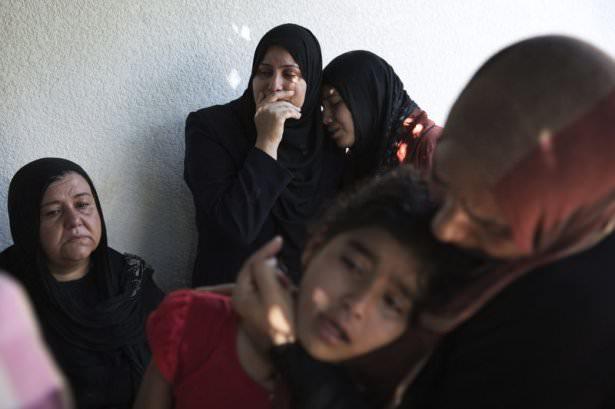 <p>BM kararlarına daha önce defalarca uymayan İsrail'in Gazze'ye saldırılarında hayatını kaybeden Filistinlilerin sayısı 805'e yükseldi.</p>
