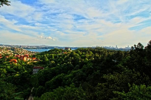 <p>Dünyanın en kalabalık şehirlerinden biri olan İstanbul, bilinmeyen güzellikleriyle görenleri cezbediyor.</p>
