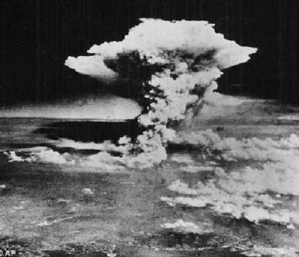 <p>Hindistan'ın ilk nükleer denemesi 1974 yılında "Smiling Buddha" kod adlı nükleer bomba </p>