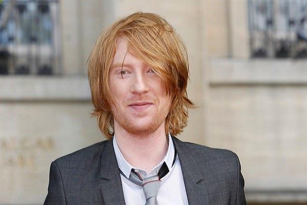 <p><strong>İsim: Domhnall Gleeson</strong></p>

<p>Doğum Tarihi: 12 Mayıs 1983</p>

<p>Rol Aldığı Önemli Filmler:</p>

<p>Beni Asla Bırakma (2010)<br />
İz Peşinde (2010)<br />
Harry Potter ve Ölüm Yadigarları: Bölüm 1 (2010)<br />
Harry Potter ve Ölüm Yadigarları: Bölüm 2 (2011)<br />
Yargıç Dredd (2012)<br />
Anna Karenina (2012)<br />
Zamanda Aşk (2013)</p>

<p>Gelecek Filmleri:</p>

<p>Unbroken (2015)</p>
