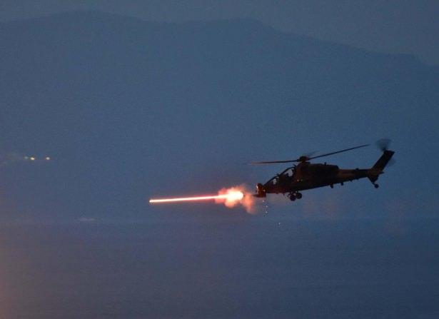 <p>Ön kuvvet harekatı kapsamında süratli botla denize bırakılan SAS/SAT timinin keşif harekatında bulunmasının ardından F-16'lar, Özel Kuvvetler ve 135'inci Muharebe Arama Kurtarma (MAK) Filo tarafından işaretlenen hedefleri vurdu.Ayrıca milli taarruz helikopteri ATAK ve Cobra helikopterler ile obüsler, işaretlenen hedefleri ateş altına aldı. </p>
