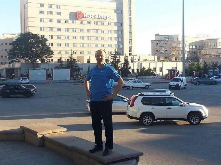 <p>Sedat Kaplan</p>

<p>Kaplan, Trabzon'dan kanser tedavisi için geldiği Ankara'da FETÖ terörizminin hedefi oldu.</p>
