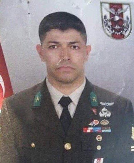 <p>Ömer Halis Demir</p>

<p>Astsubay Demir, emir komutayı almak isteyen Cuntacı Tuğgeneral Semih Terzi'yi öldürdükten sonra, Terzi'nin yanındakiler tarafından vuruldu.</p>
