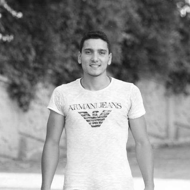 <p>Muhammed Yalçın</p>

<p>ANKARA'da darbe girişimi sırasında Cumhurbaşkanlığı külliyesi yakınına yapılan bombalı saldırıda katledilen 5 sivilden 22 yaşındaki Muhammed Yalçın, memleketi Karaman'ın Kazımkarabekir defnedildi.</p>
