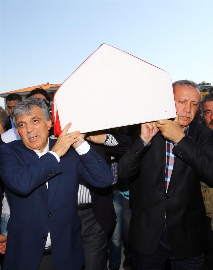 <p>Törene Abdullah Gül de katıldı.</p>
