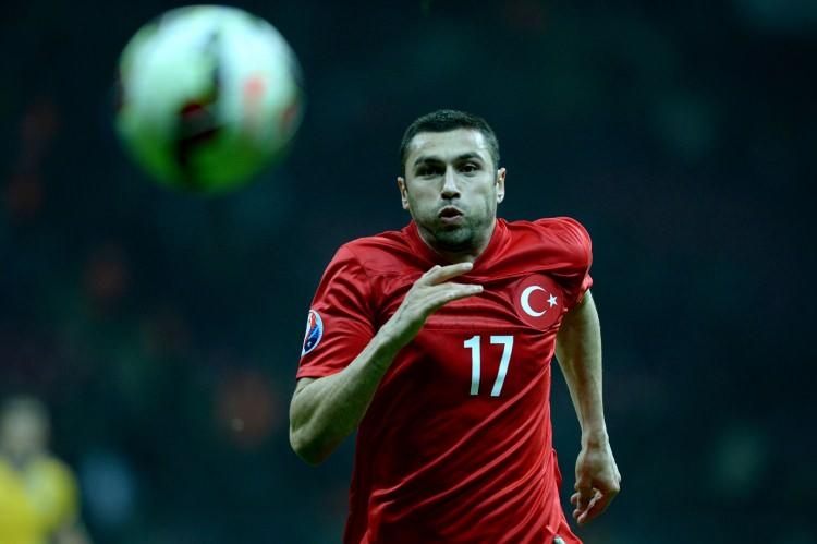 <p>Burak Yılmaz: EURO 2016’da Terim ile arasında soğuk rüzgarların estiği isimler arasında idi.</p>
