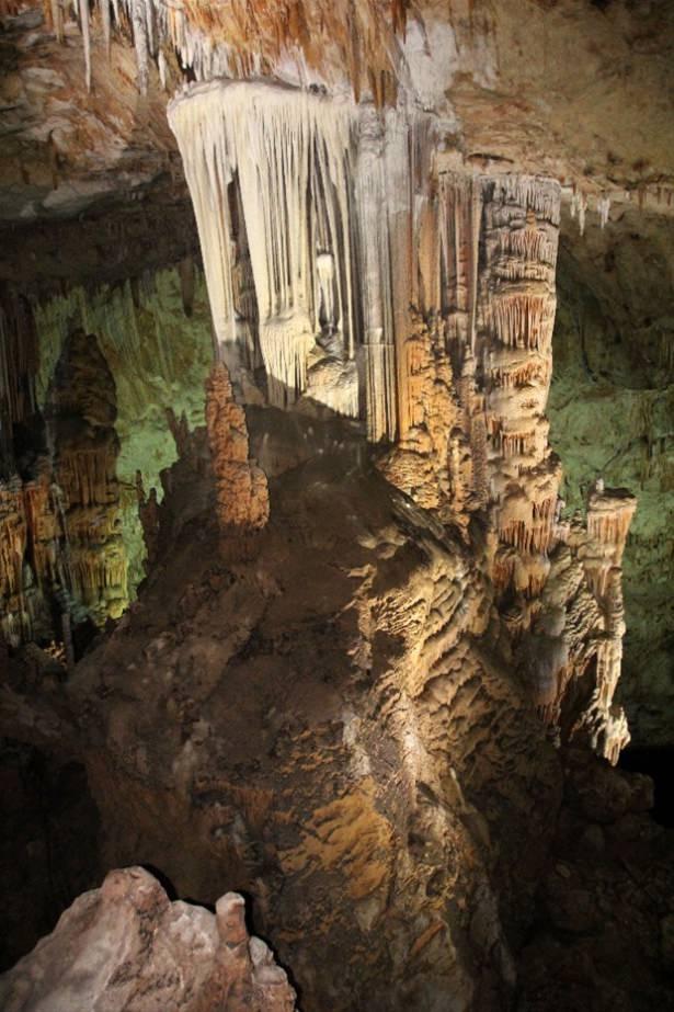<p>Halk arasında Aynalıgöl olarak bilinen ve bilim insanlarının 'tek ve eşsiz' dediği Gilindire Mağarası'nın uluslararası tanıtım çalışması için Vali Yardımcısı Süleyman Deniz başkanlığında heyet oluşturuldu. </p>

<p> </p>
