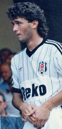 <p>Gökhan Keskin</p>