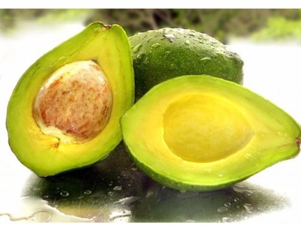<p>2-AVOKADO avokado Sağlıklı yağlarla yağları yakmak mümkün. Avokado içeriğinde ki omega-9 yağ asitlerinden dolayı metabolizmayı hızlandırır, yağların enerjiye dönüşmesini destekler. <br />
</p>