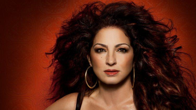 <p><strong>Gloria Estefan (Latin pop yıldızı)</strong></p>

<p>Küba'dan göç etti.</p>
