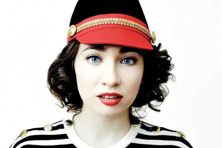 <p><strong>Regina Spektor (şarkıcı)</strong></p>

<p>Moskova'dan New York'a gçö etti.</p>
