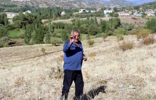<p>Bingöl’ün merkeze bağlı Sarıçayır Köyü’ne 2 Eylül 2015’te meteor parçaları düştü. Bingöl Üniversitesi göktaşları üzerinde inceleme yaptı. İnceleme sonucunda göktaşının atmosfere girmesi esnasında parçalandığı belirlendi.</p>
