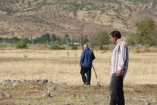 <p>Geçen hafta sadece 200 bin dolar döviz bıraktılar. İnşallah bu taştan herkes bulur. Gariban insanlar hep arıyor. Onların daha çok ihtiyacı var” dedi.</p>

<p> </p>
