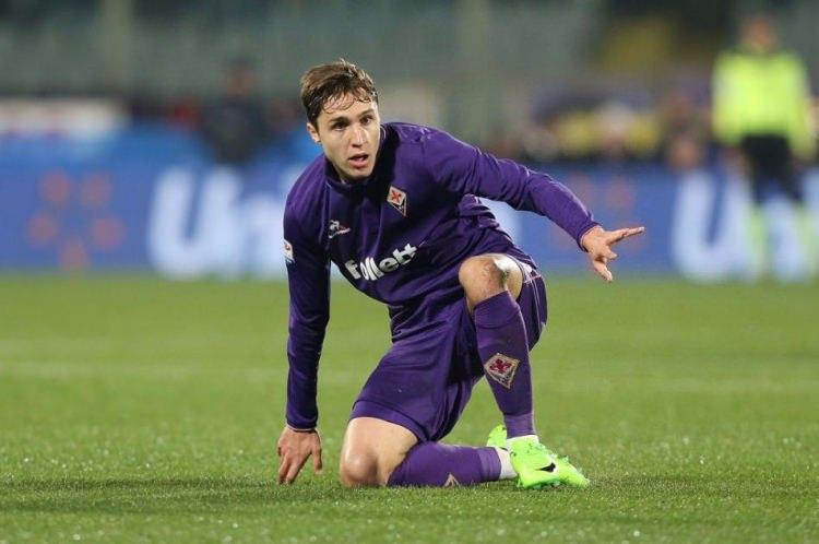 <p><strong>FEDERICO CHIESA</strong></p>
<p><strong>Yaş:</strong> 19</p>
<p><strong>Kulübü:</strong> Fiorentina</p>
<p><strong>Pozisyon:</strong> Sağ Kanat</p>
<p><strong>Değeri:</strong> 10 milyon euro</p>