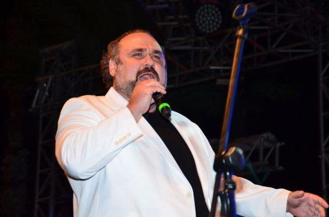 <p>Hakan Aysev </p>
