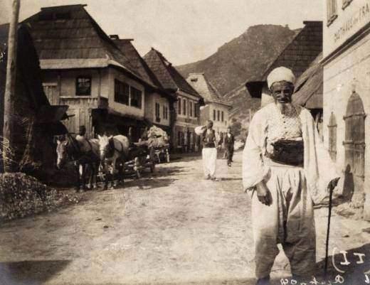 <p>Bir Müslüman köyü.</p>
