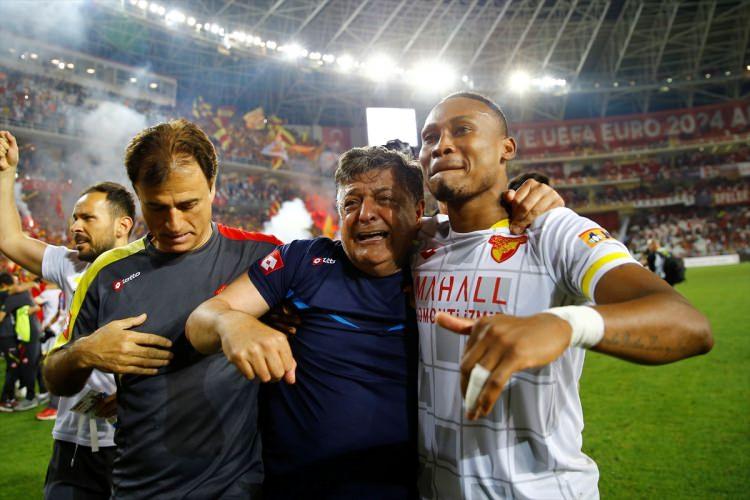 <p>2016-2017 - Göztepe - Yılmaz Vural (Henüz yerine gelen isim belli olmadı)</p>
