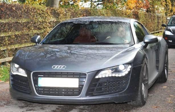 <p><span style="color:rgb(253, 253, 253)">Cesc Fabregas</span><br />
<span style="color:rgb(253, 253, 253)">Audi R8</span></p>
