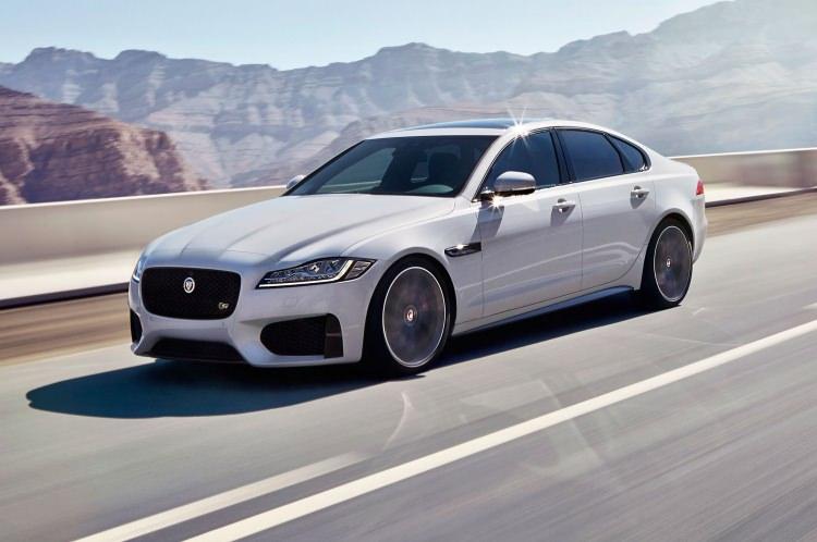 <p><span style="color:#FFA07A"><strong>JAGUAR</strong></span></p>
<p><strong>Jaguar XE 2.0 Dizel Otomatik Sedan Pure</strong></p>
<p>ESKİ FİYAT: 281.422<br />
YENİ FİYAT: 296.231</p>