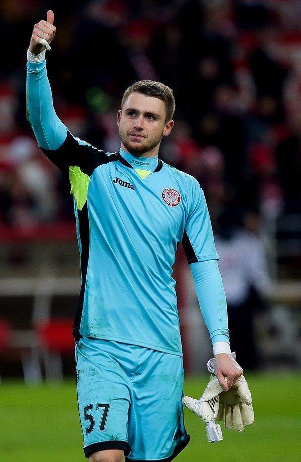 <p><strong>19 - Aleksandr Selikhov - Spartak Moskova</strong></p>

<p>Oynadığı maç: 17</p>

<p>Gol yemediği maç: 10</p>

<p>Toplam yediği gol: 12</p>

