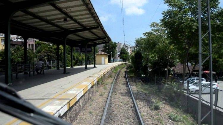 <p>İstanbul-Ankara yüksek hızlı tren hattının entegrasyonu için kapatılan Halkalı-Sirkeci arası banliyö tren hattındaki çalışmaların son durumu havadan görüntülendi. </p>

