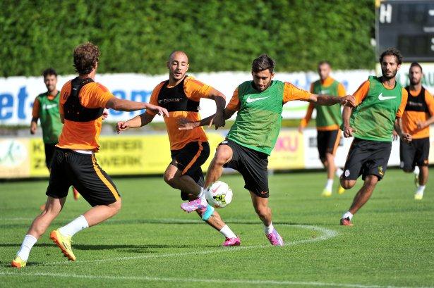 <p>Galatasaray, Avusturya'nın Windischgarsten bölgesinde gerçekleştirdiği kamp çalışmalarına bu akşam yapılan antrenman ile devam etti.</p>
