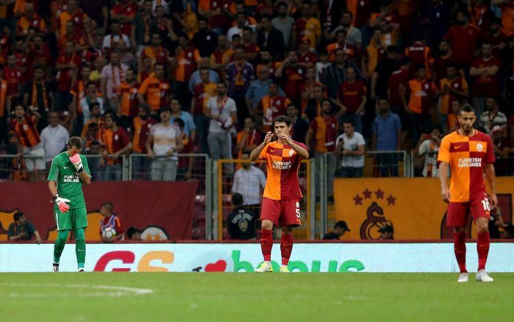 <p>Eren Derdiyok da, “Bu sonuç bizi daha çok kenetleyip tüm sezonu etkileyebilir. Şampiyon olabiliriz. Bu maç bize erken bir uyarı olacak, şampiyonluğa ulaşacağız” diye yazdı. (Kaynak: Hürriyet)</p>

