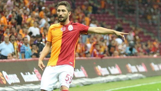 <p>SABRİ SARIOĞLU - TUĞTEKİN</p>
<p>Galatasaray'ın emektar futbolcularından olan Sabri, yıllar içerisinde takım kaptanlığına kadar yükseldi.</p>