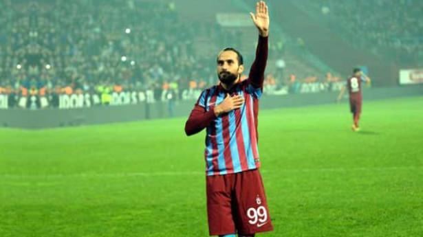 <p>'Ya Fenerbahçeli olacağım ya da gerekirse futbolu bırakacağım' sözlerinden sonra Trabzonspor'a transferi gerçekleşti.</p>