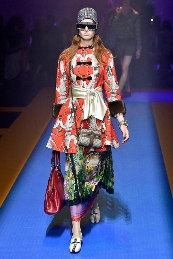 <p>Milano Moda Haftası'nda gerçekleşen defilede Gucci yine çok konuşulacak bir şova imza attı.</p>
