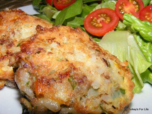 <p>İsmeket köfte</p>

<p>Siirt yöresinden çıkma bir başka güzel köfte de kuşkusuz ismeket köftedir. </p>

