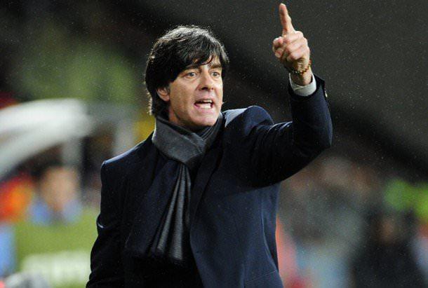 <p><strong>"G.SARAY'A SEVE SEVE GELİRİZ"</strong><br />
Mancini gideli 18 gün oldu, Aysal bekliyor. Bunun tek nedeniyse hem Löw hem de Klinsmann'ın "Seve seve G.Saray'a geliriz" demeleri 1 numarada Löw var, Klinsmann da B planı olarak tutuluyor. (AKŞAM)</p>
