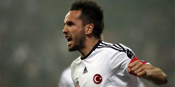 <p><strong>SIVOK'A İZİN YOK</strong><br />
Hırvat teknik adam, Balıkesir'in talip olduğu tecrübeli savunmacının Beşiktaş'tan ayrılmasına karşı çıktı. (TÜRKİYE)</p>
