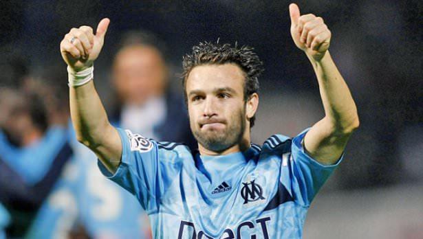 <p><strong>VALBUENA'NIN TALİPLERİ ARTIYOR</strong><br />
Bilic'in transferdeki bir numaralı gözdesi olan Mathieu Valbuena, Dünya Kupası'ndaki performansıyla dikkatleri üzerine çekti. Valencia ve Arsenal, Fransız yıldıza kancayı attı. (FANATİK)</p>

