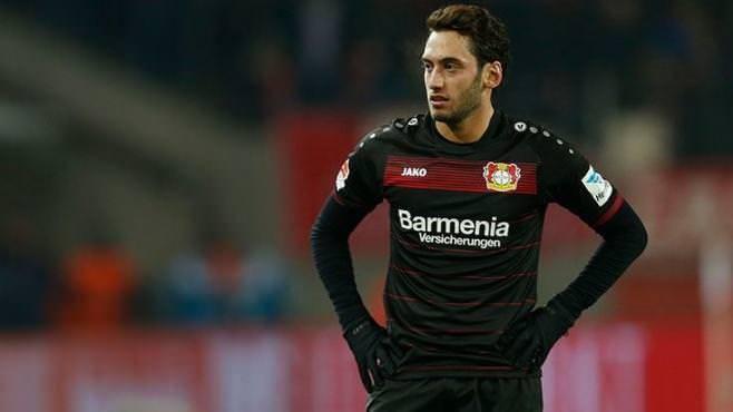<p><span style="color:#FFFF00"><strong>HAKAN ÇALHANOĞLU (BAYER LEVERKUSEN)</strong></span></p>

<p>Bundesliga: 15 maç, 6 gol, 5 asist<br />
Toplam: 22 maç, 7 gol, 7 asist</p>
